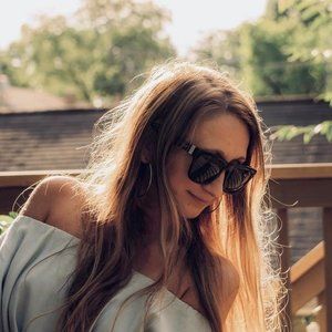 Meet your Posher, Christine